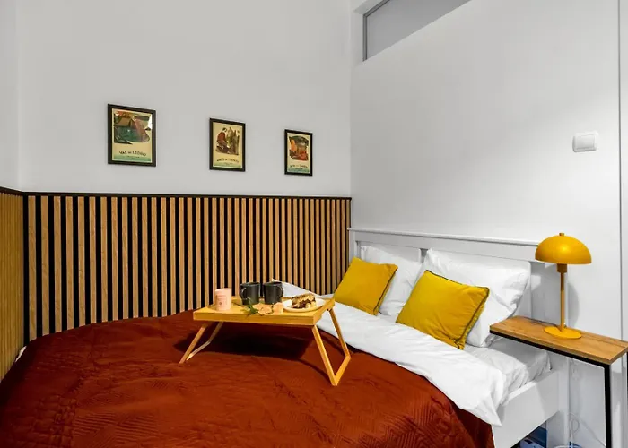 City Centre Apartment- Top Location, Park&Metro - By Rentujemy